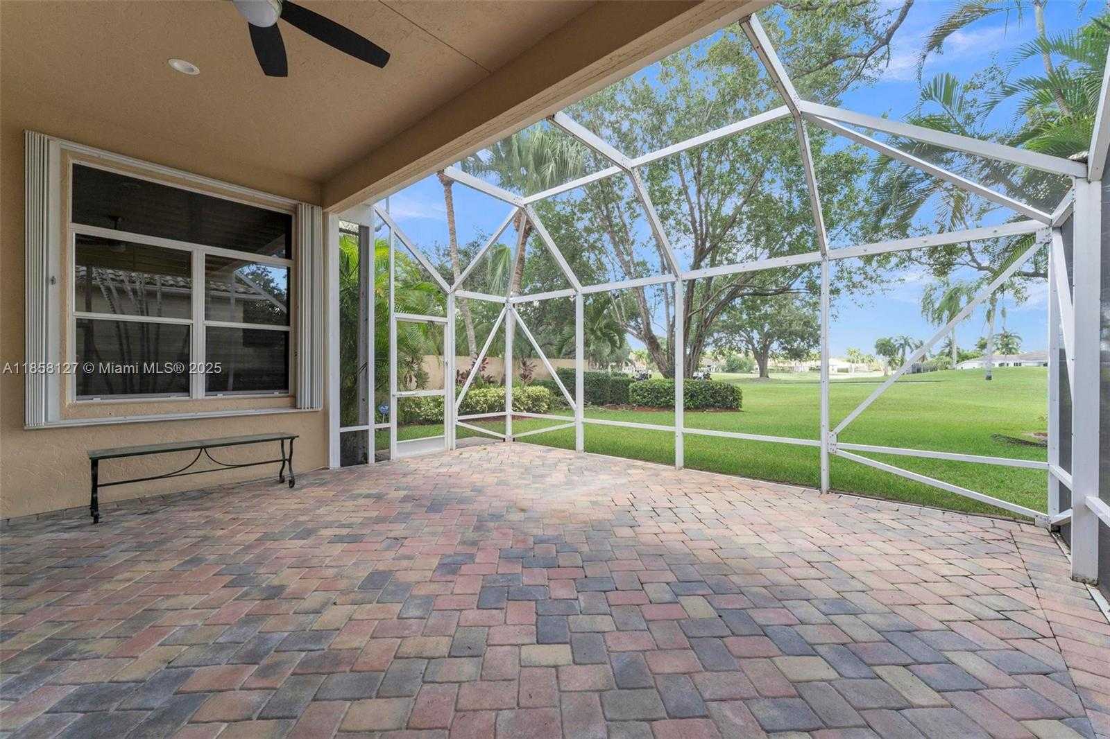 Small Image of 2468 BAY ISLE CT, Weston Number 12