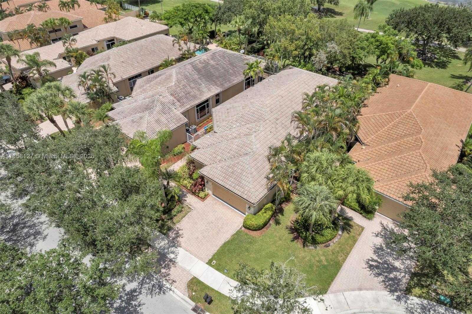 Small Image of 2468 BAY ISLE CT, Weston Number 17