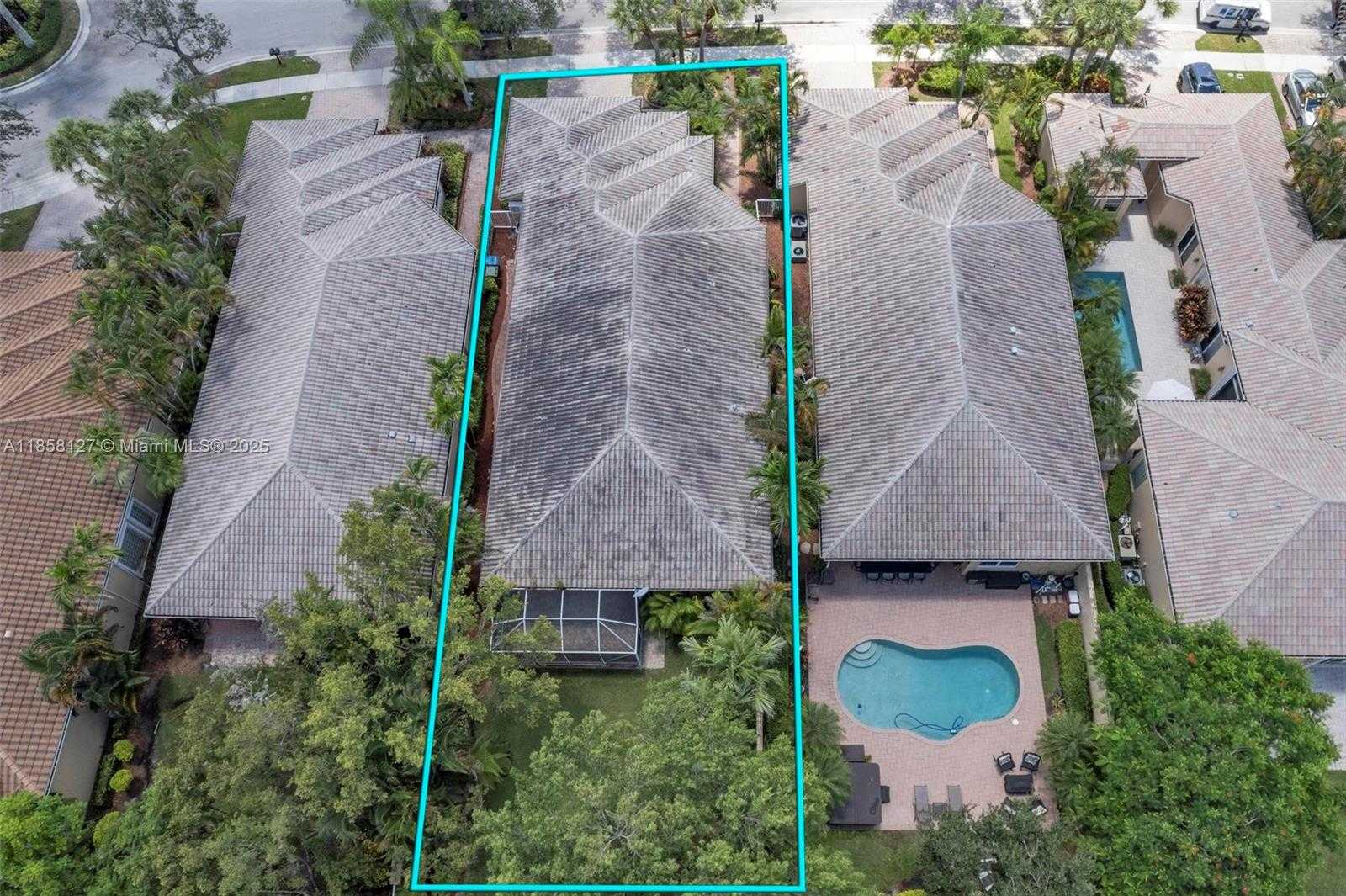 Small Image of 2468 BAY ISLE CT, Weston Number 18