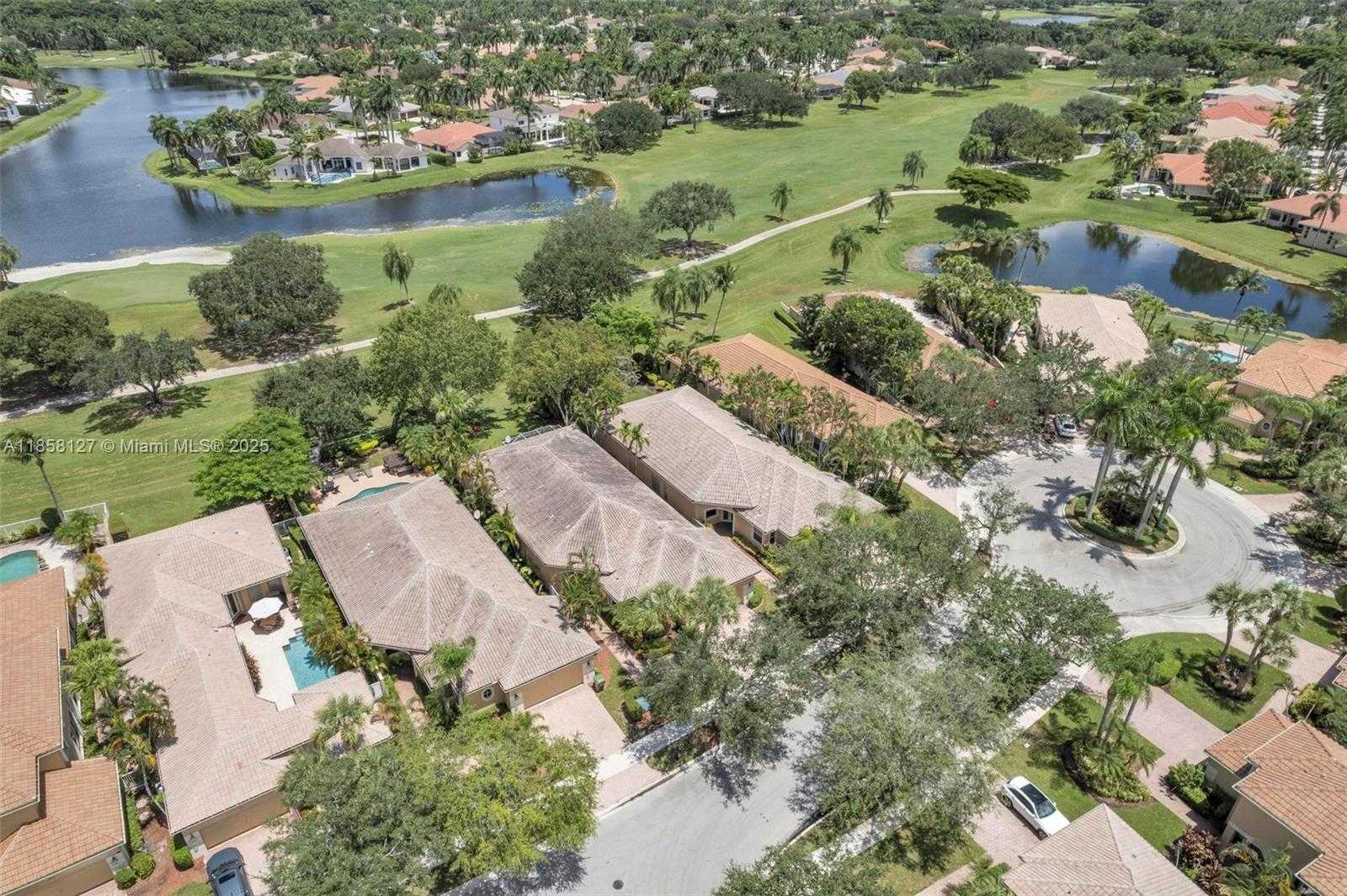Small Image of 2468 BAY ISLE CT, Weston Number 21