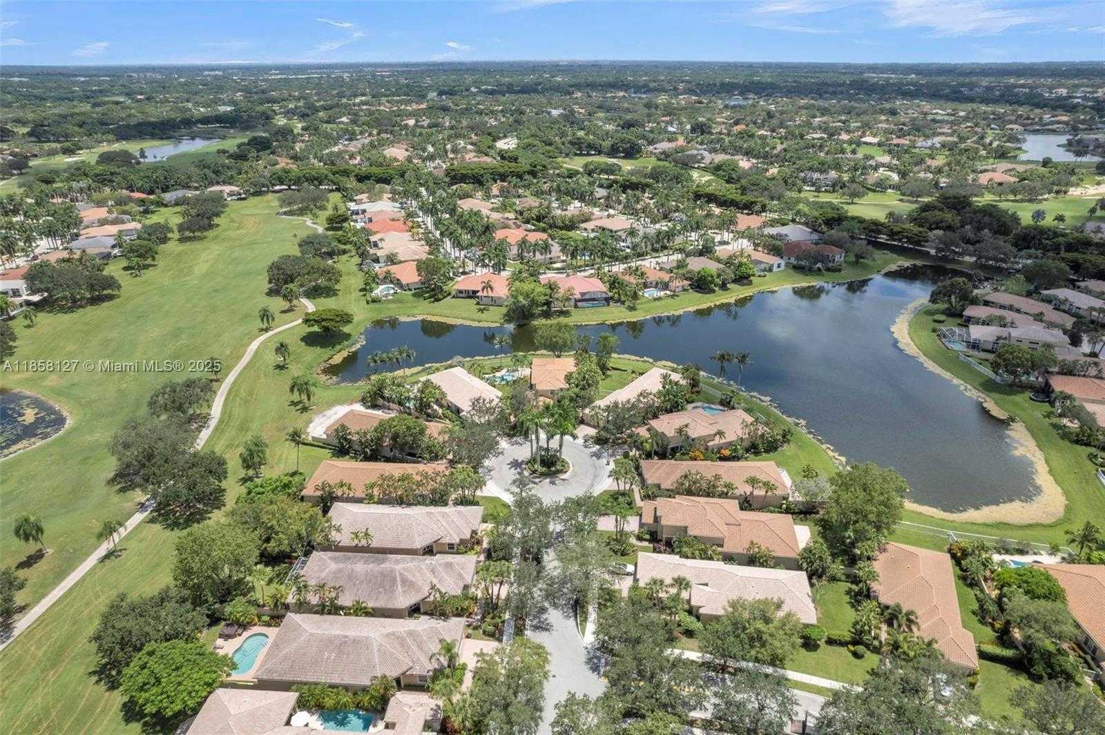 Small Image of 2468 BAY ISLE CT, Weston Number 24