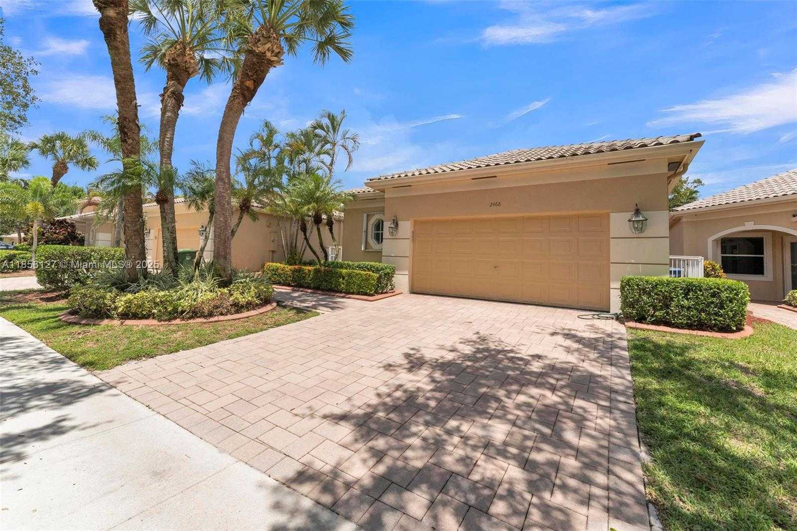 Small Image of 2468 BAY ISLE CT, Weston Number 27