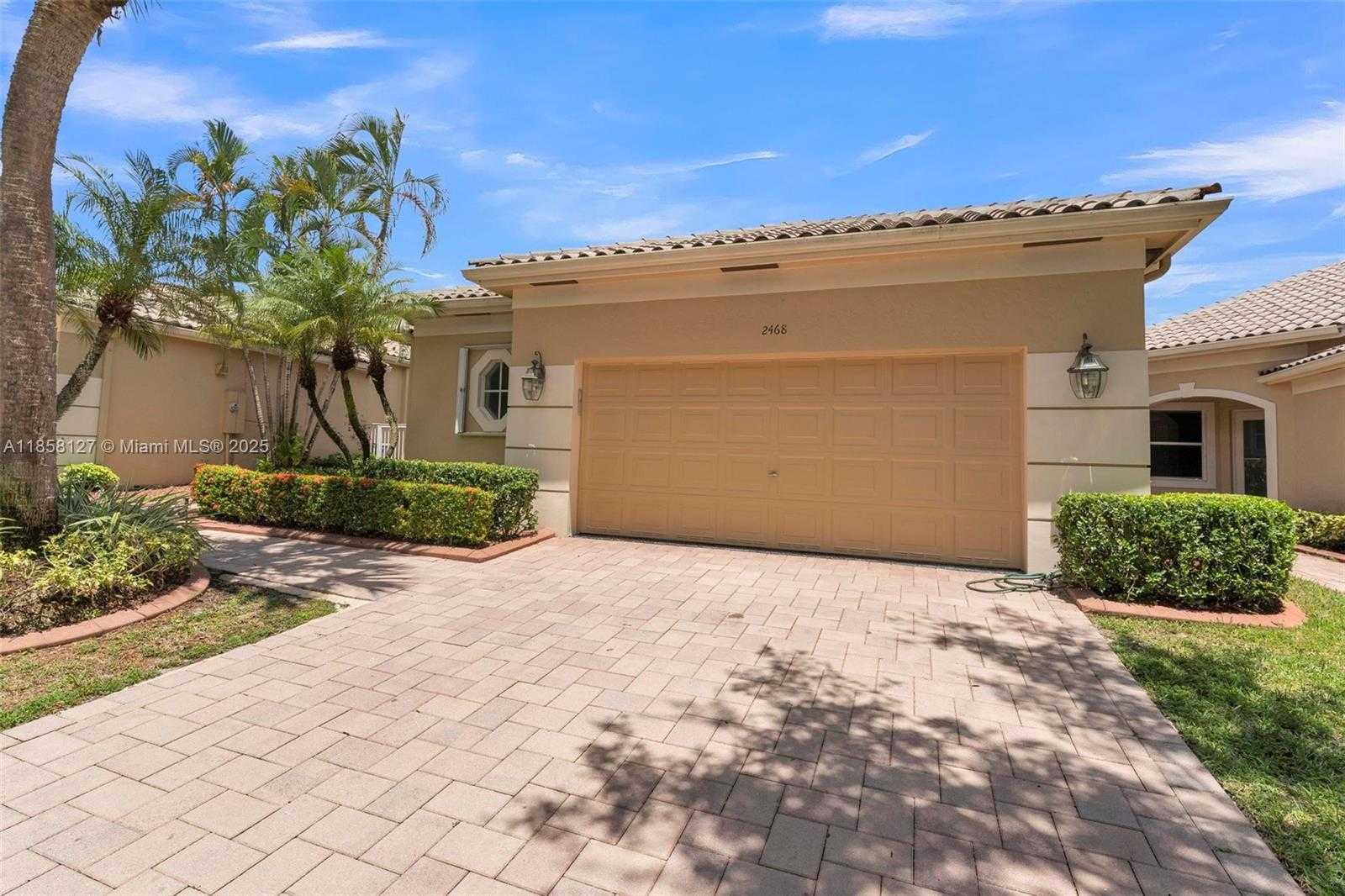 Small Image of 2468 BAY ISLE CT, Weston Number 28