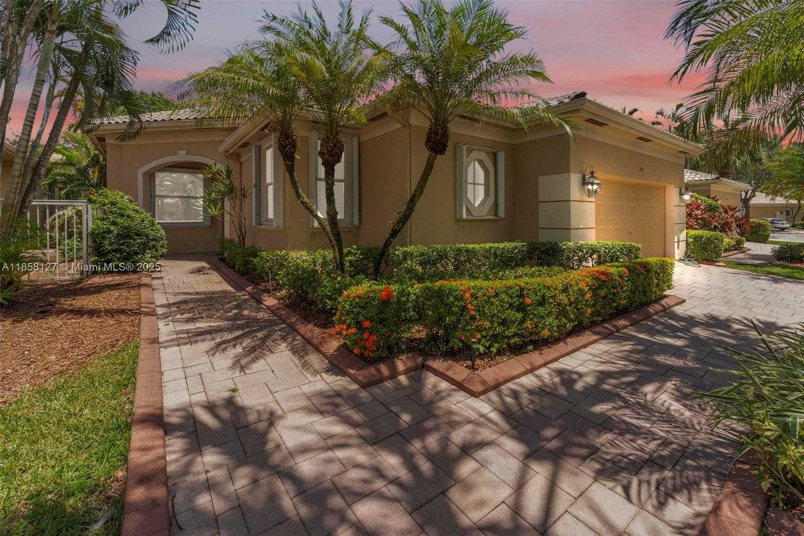 Small Image of 2468 BAY ISLE CT, Weston Number 29