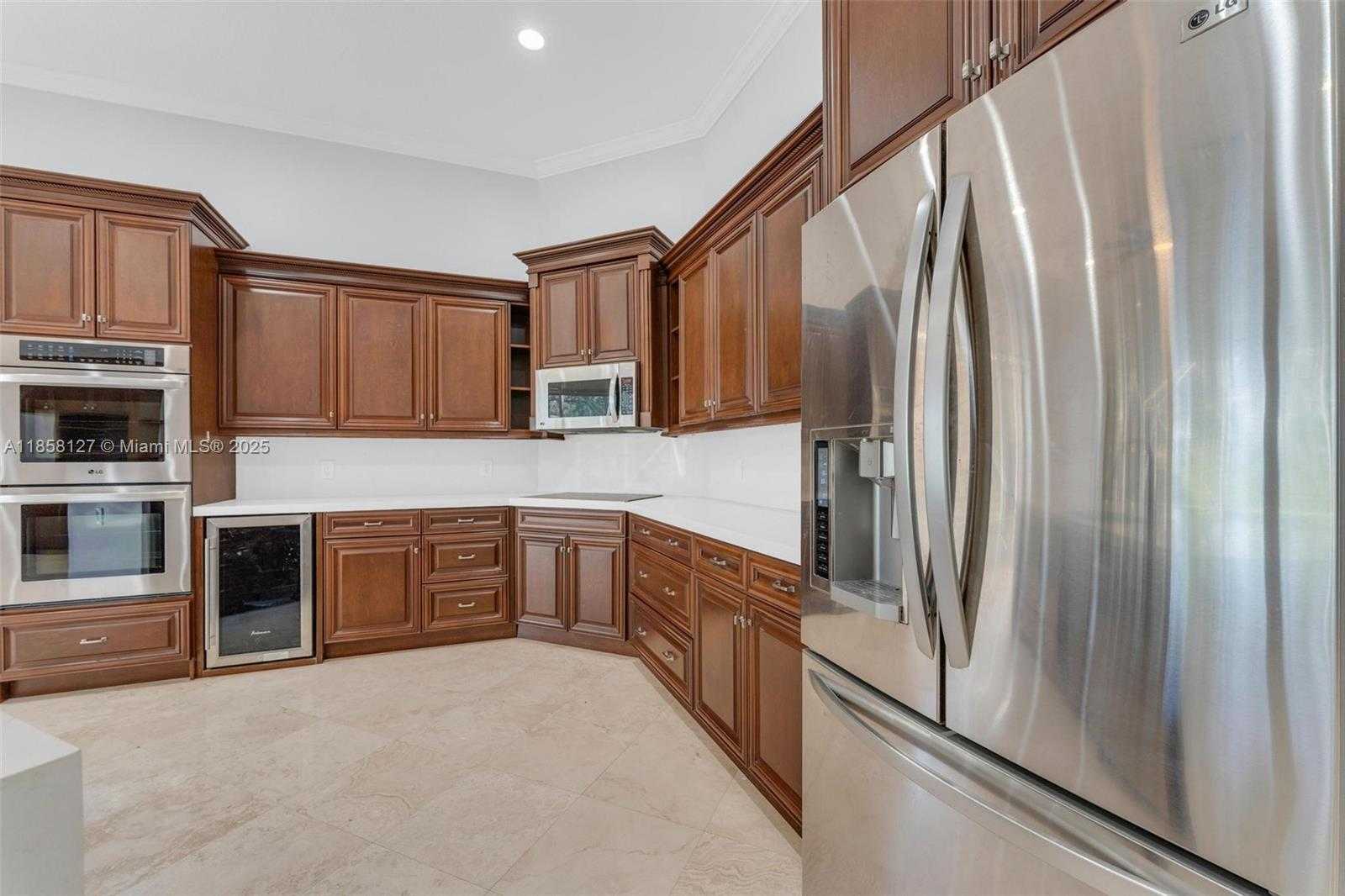 Small Image of 2468 BAY ISLE CT, Weston Number 30