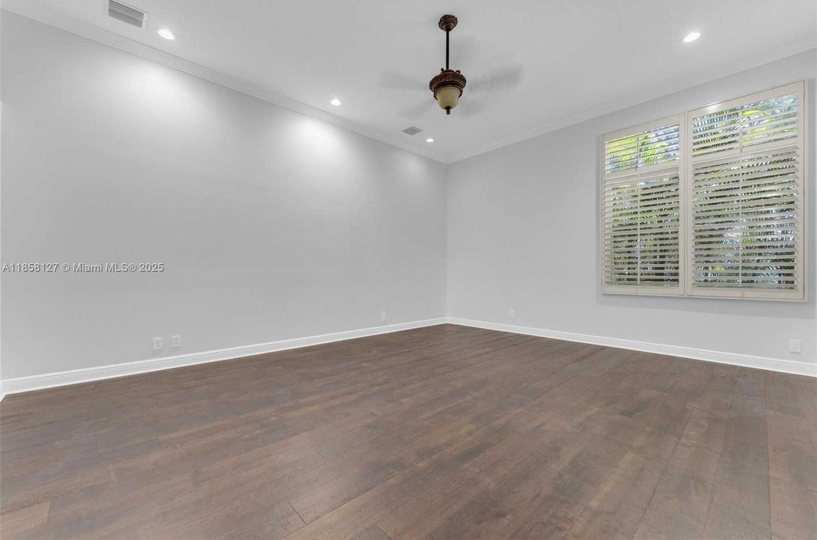 Small Image of 2468 BAY ISLE CT, Weston Number 33