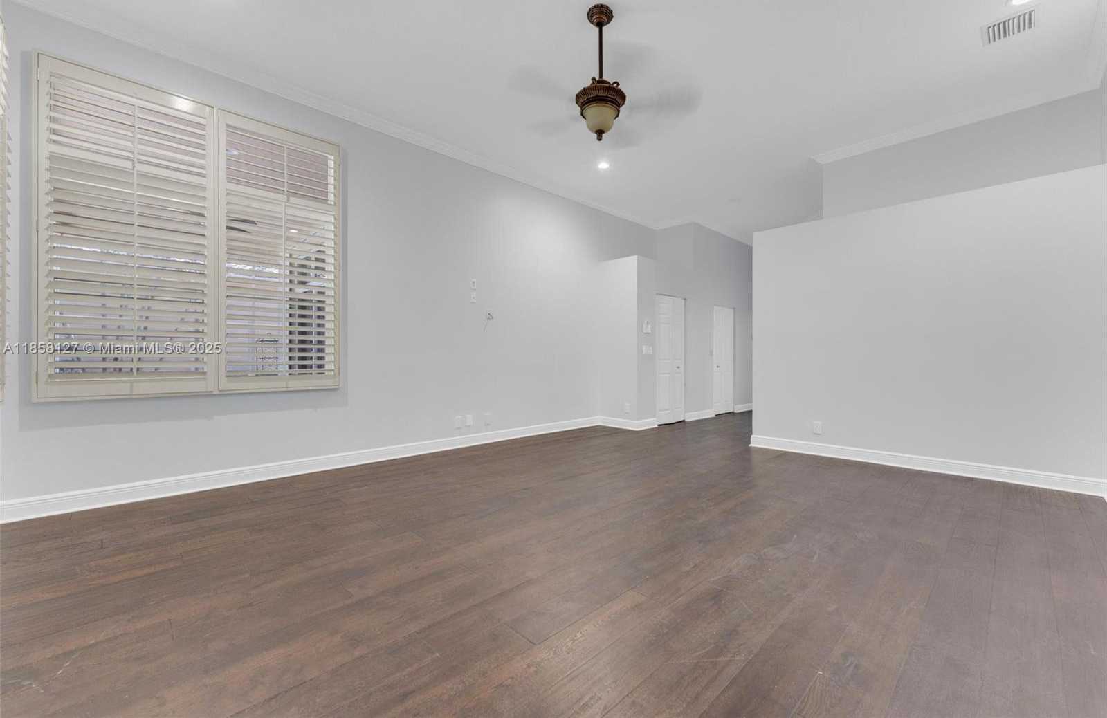 Small Image of 2468 BAY ISLE CT, Weston Number 34