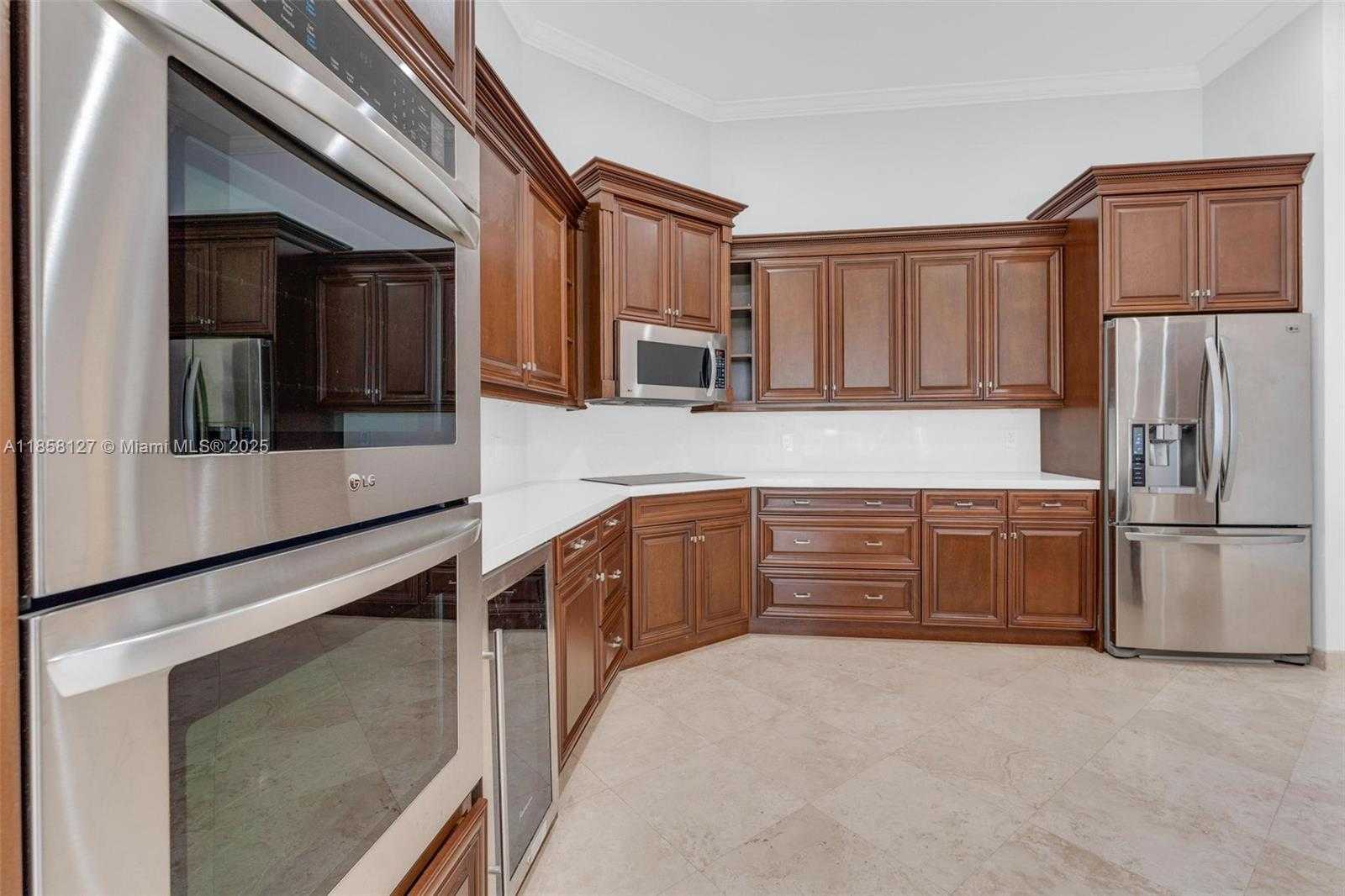 Small Image of 2468 BAY ISLE CT, Weston Number 4