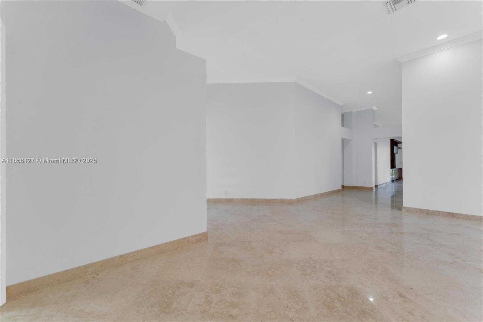 Small Image of 2468 BAY ISLE CT, Weston Number 46