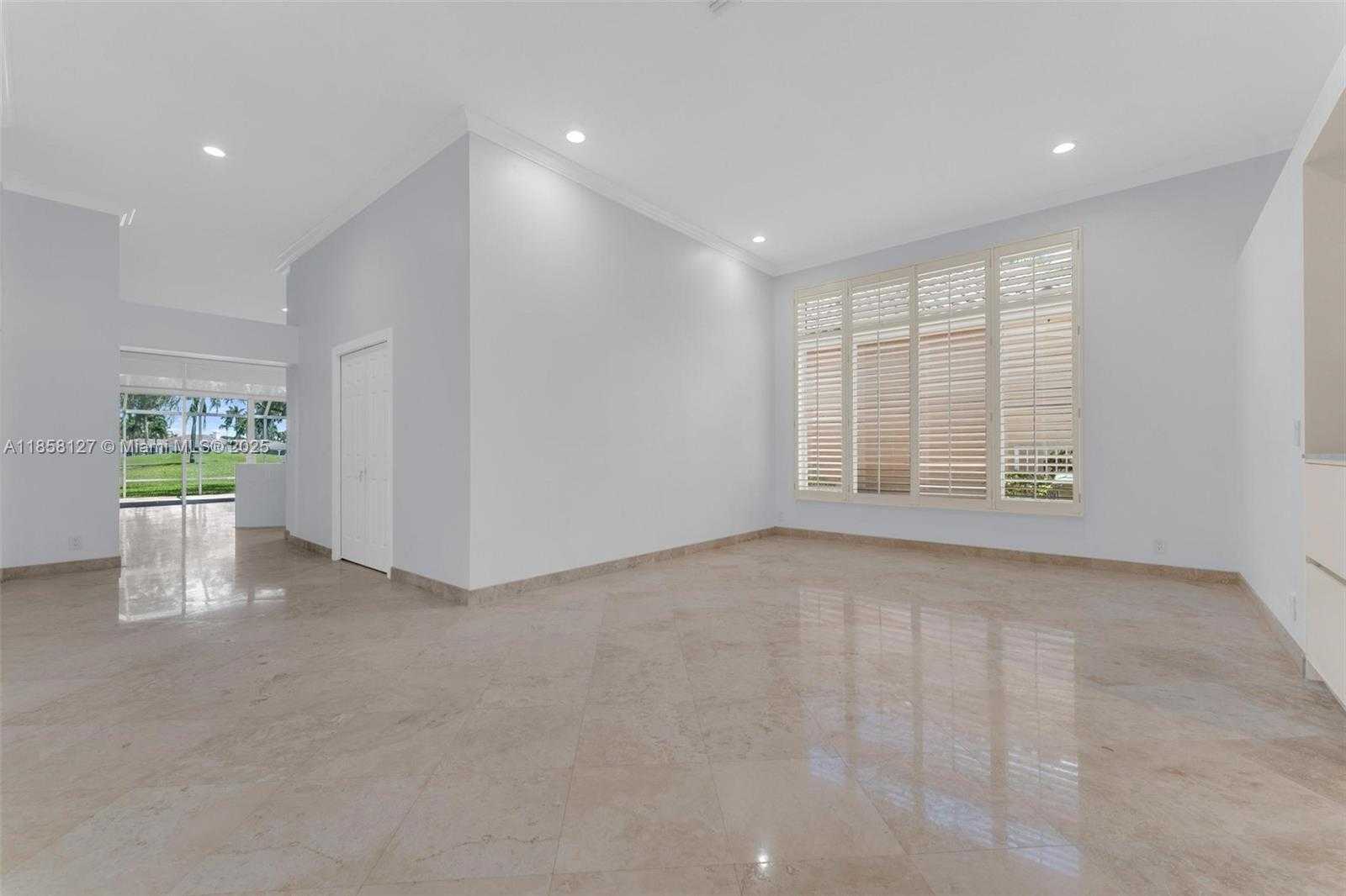Small Image of 2468 BAY ISLE CT, Weston Number 48