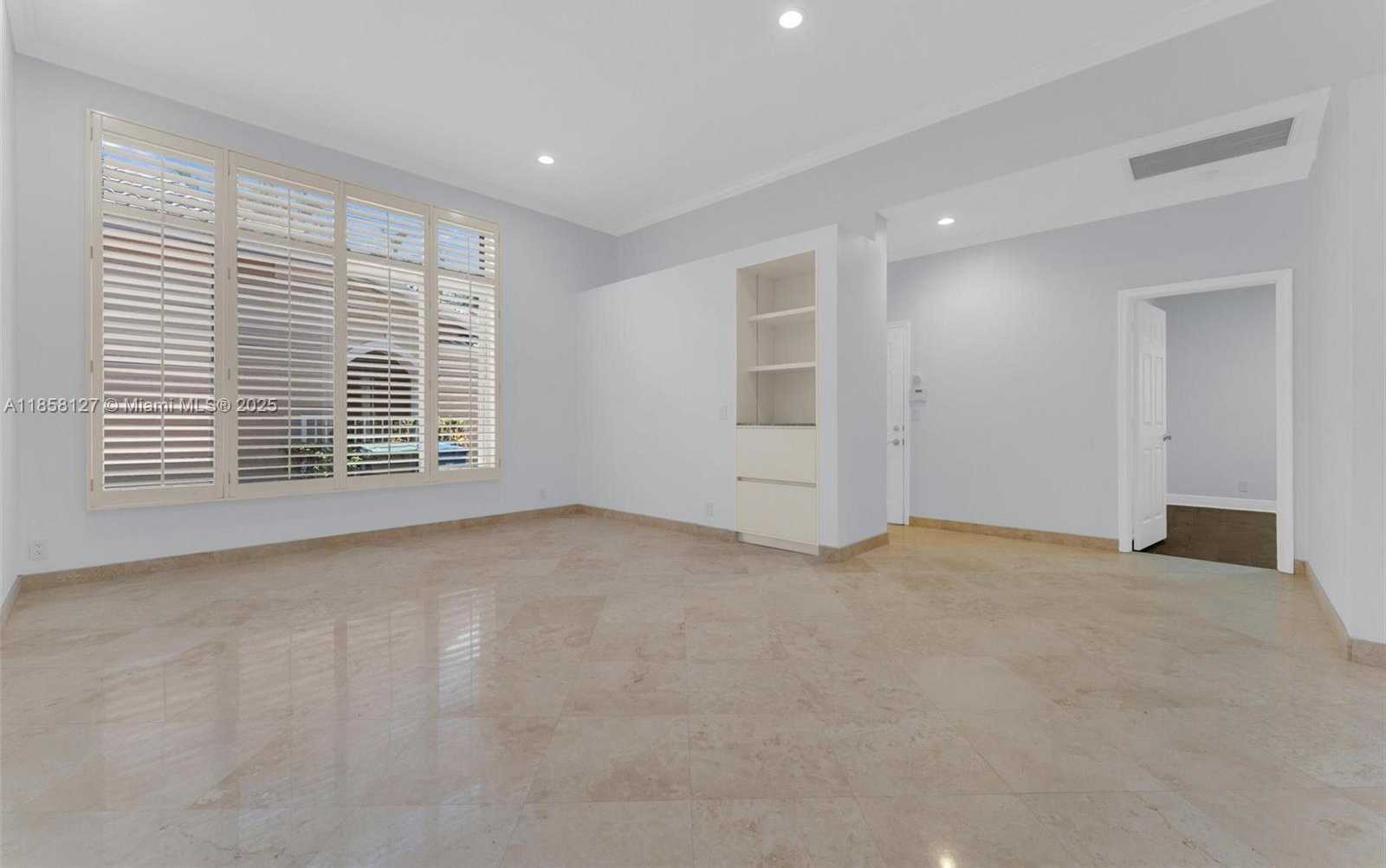 Small Image of 2468 BAY ISLE CT, Weston Number 49