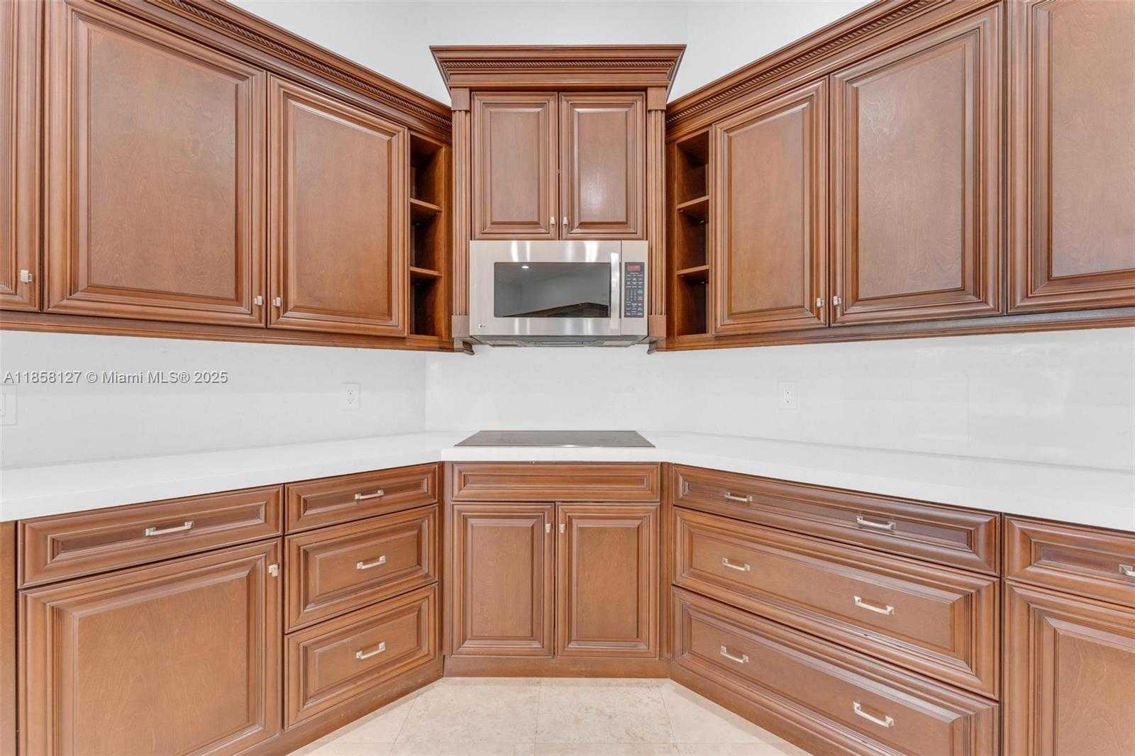 Small Image of 2468 BAY ISLE CT, Weston Number 5