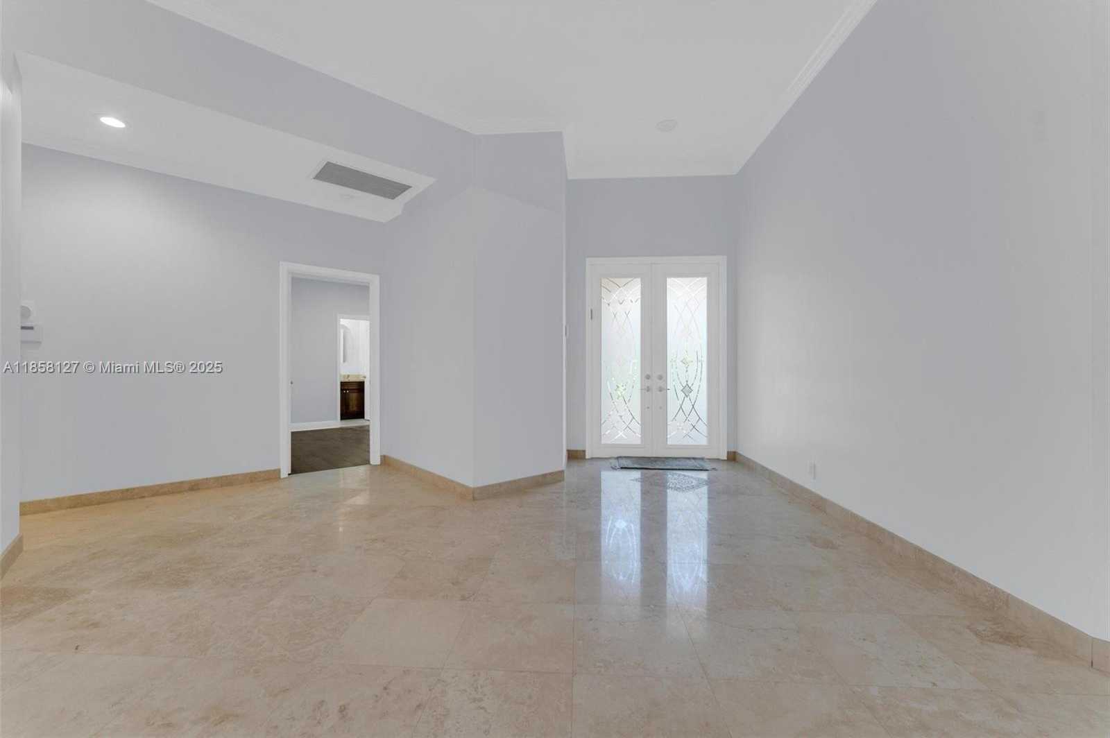 Small Image of 2468 BAY ISLE CT, Weston Number 50