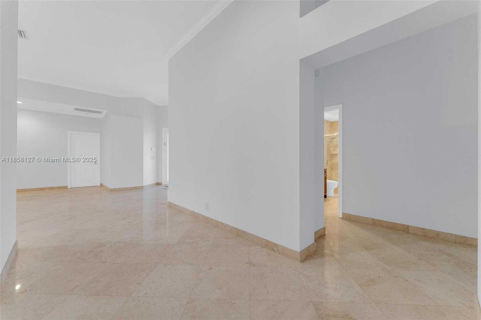 Small Image of 2468 BAY ISLE CT, Weston Number 6