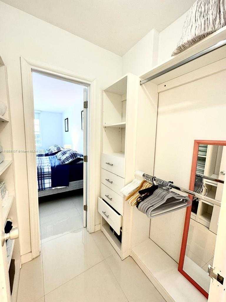 Small Image of 100 LINCOLN RD #1406, Miami Beach Number 13