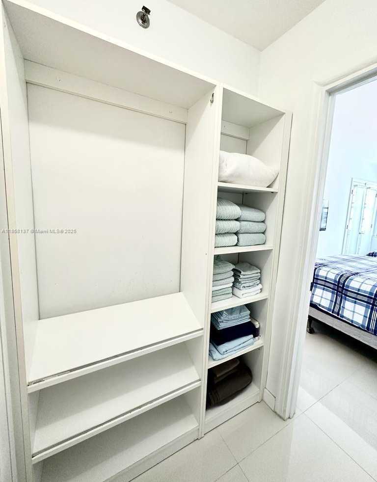 Small Image of 100 LINCOLN RD #1406, Miami Beach Number 14