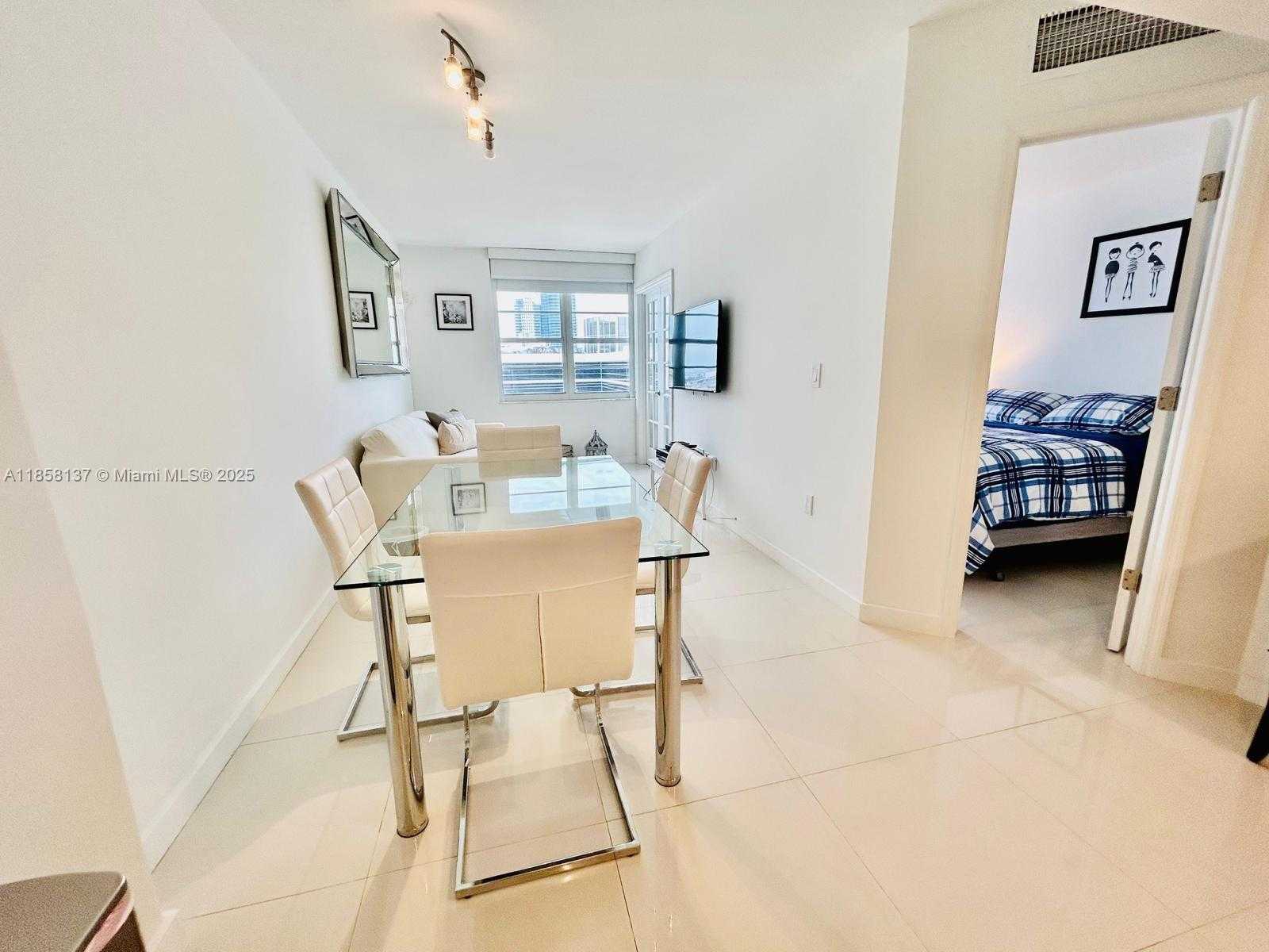 Small Image of 100 LINCOLN RD #1406, Miami Beach Number 3