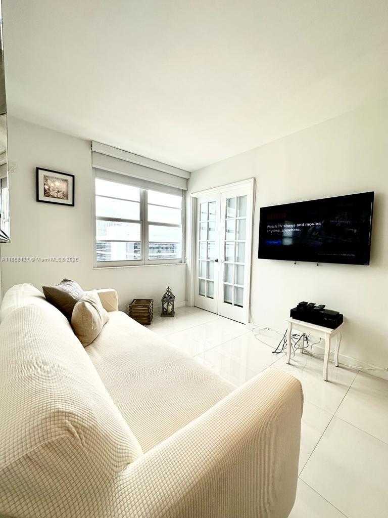 Small Image of 100 LINCOLN RD #1406, Miami Beach Number 4