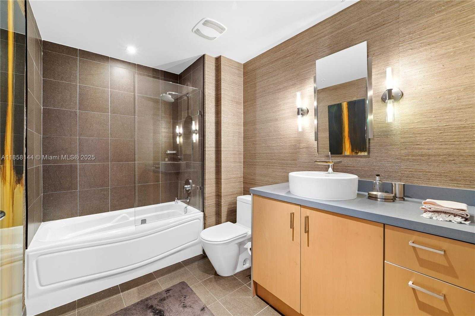Small Image of 300 SOUTH BISCAYNE BLVD #2508, Miami Number 13