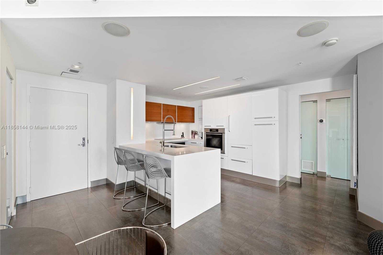 Small Image of 300 SOUTH BISCAYNE BLVD #2508, Miami Number 6