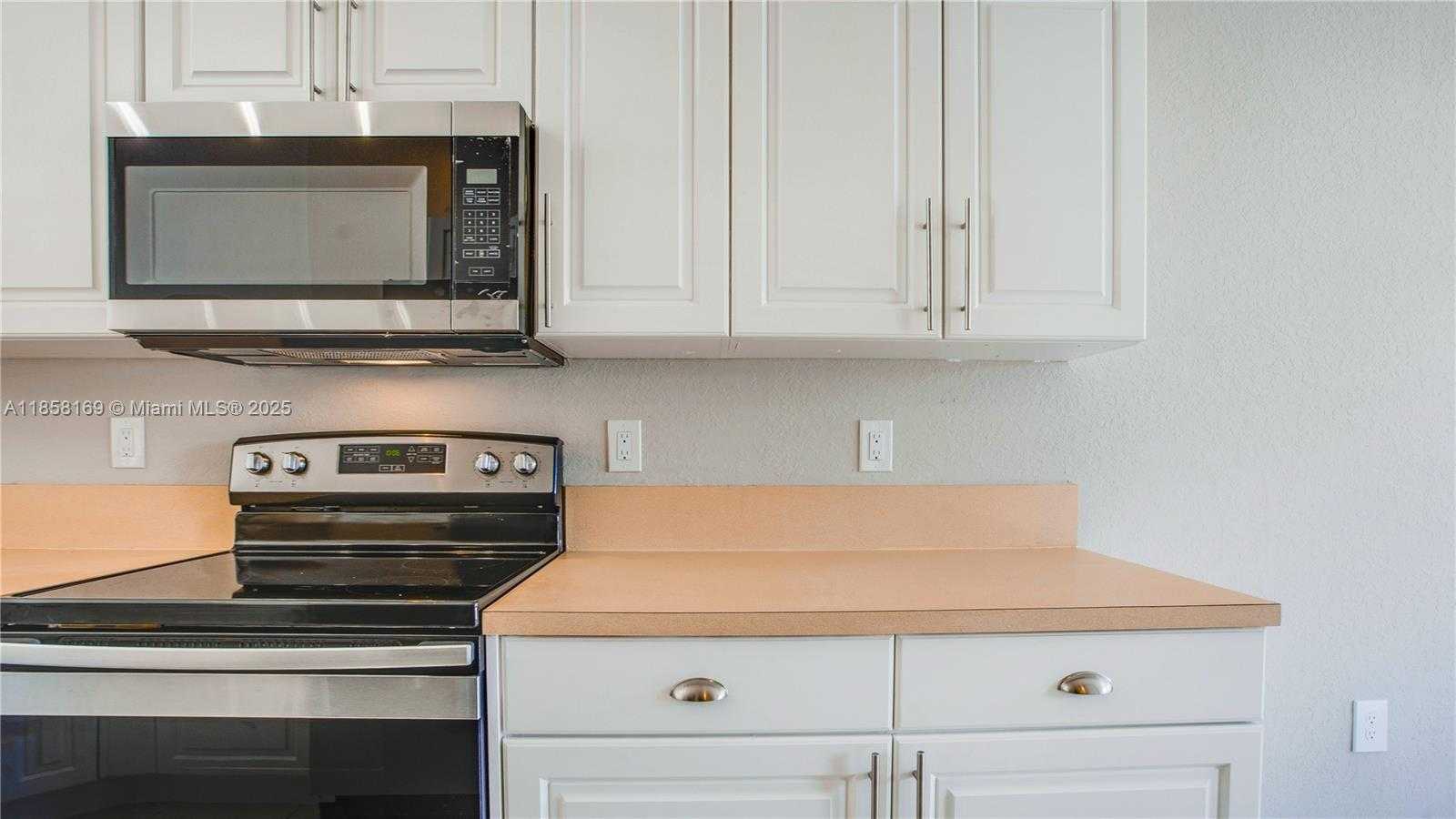 Small Image of 8743 SOUTH WEST 213TH LN, Cutler Bay Number 10