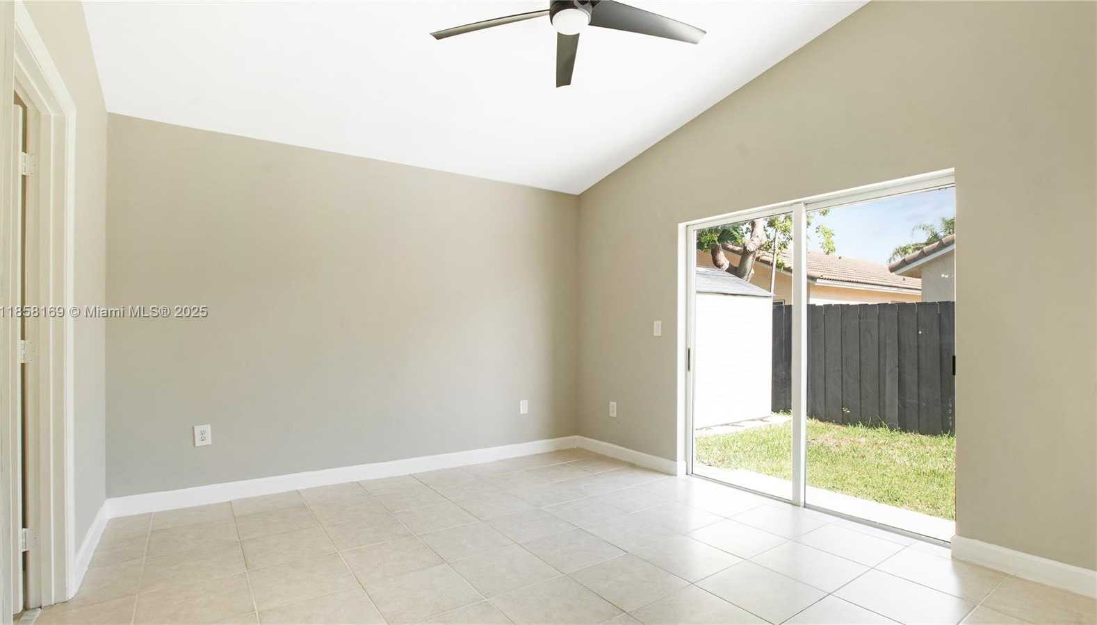 Small Image of 8743 SOUTH WEST 213TH LN, Cutler Bay Number 14
