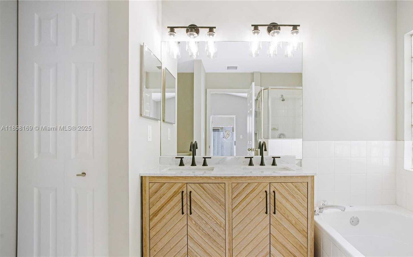 Small Image of 8743 SOUTH WEST 213TH LN, Cutler Bay Number 2