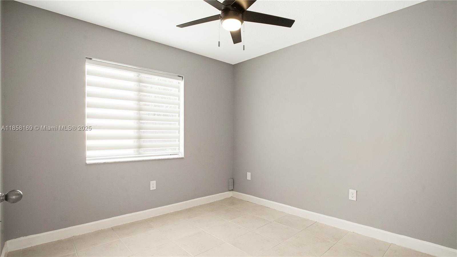 Small Image of 8743 SOUTH WEST 213TH LN, Cutler Bay Number 21