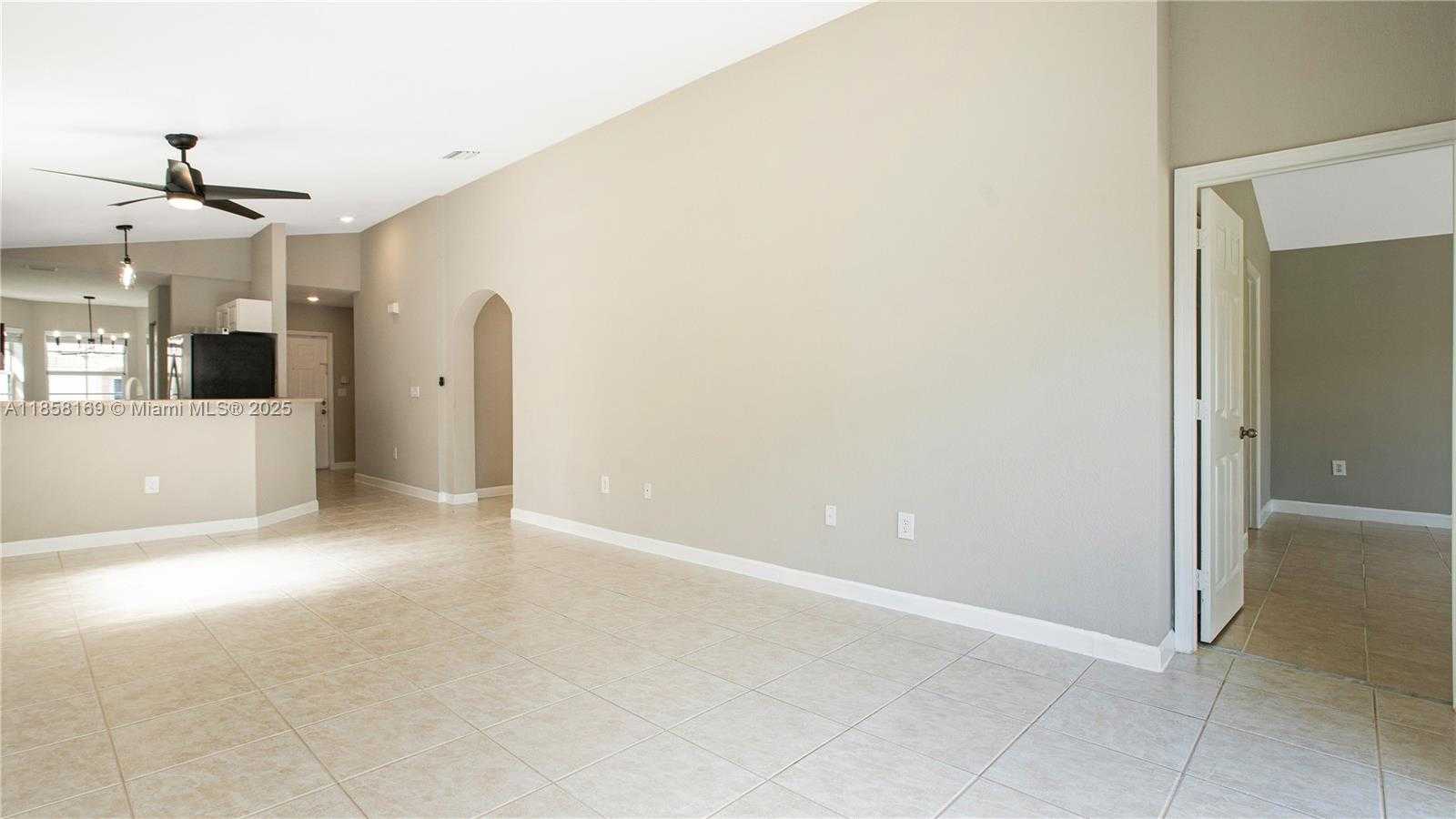 Small Image of 8743 SOUTH WEST 213TH LN, Cutler Bay Number 3