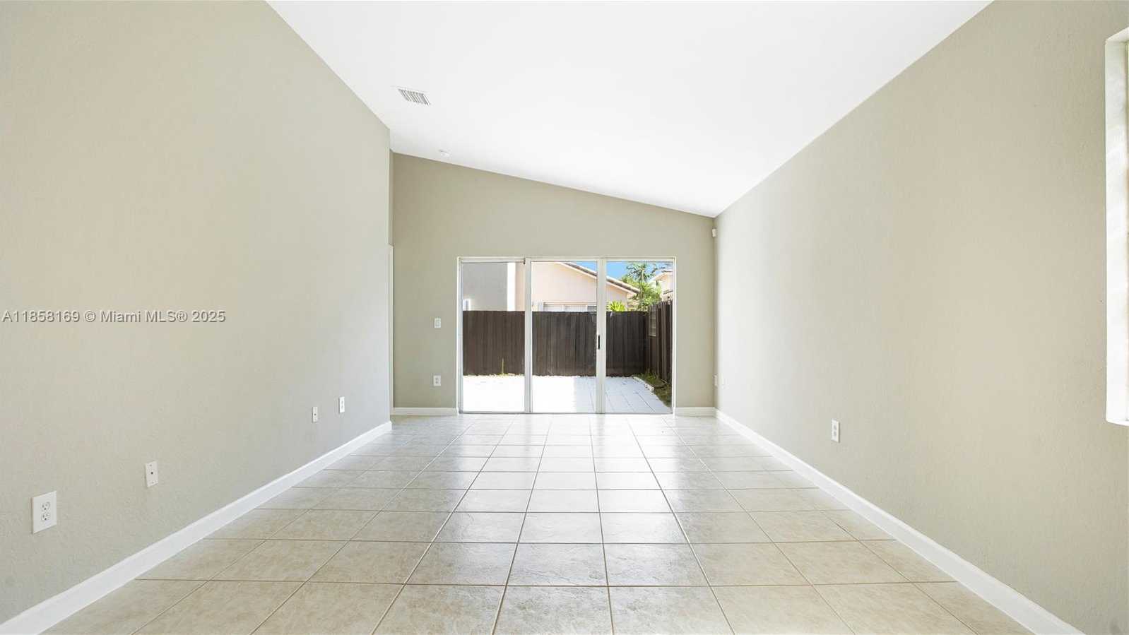 Small Image of 8743 SOUTH WEST 213TH LN, Cutler Bay Number 4