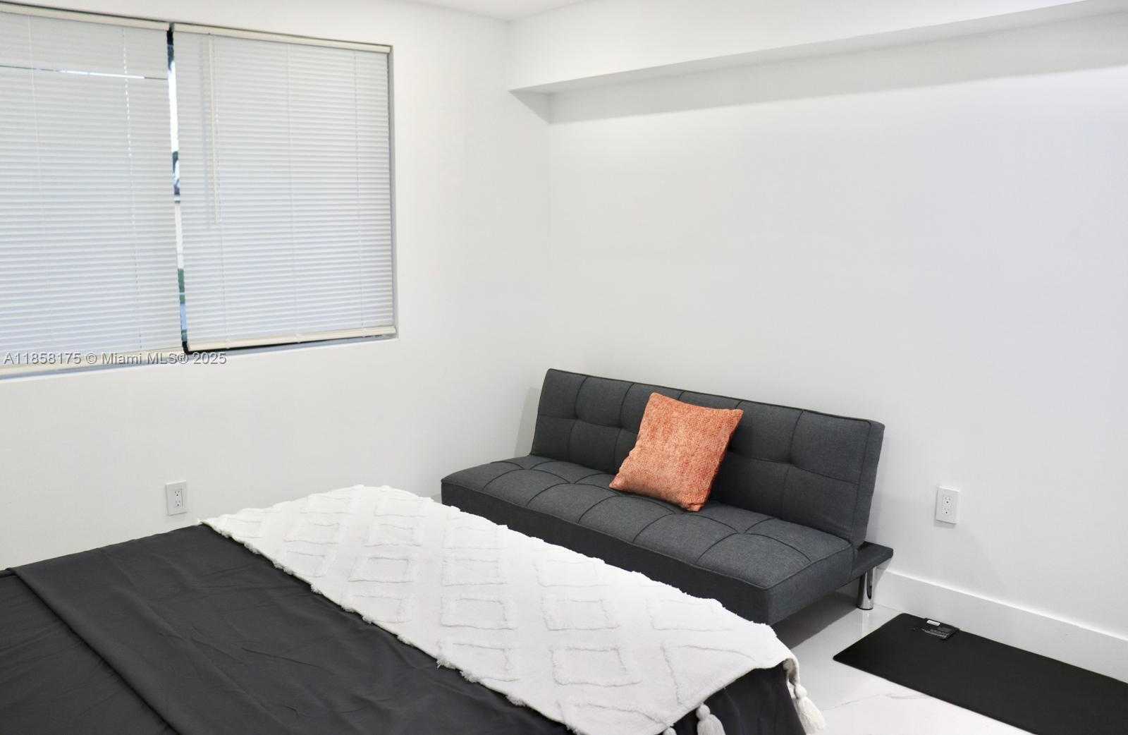 Small Image of 15100 POLK ST #., Miami Number 2