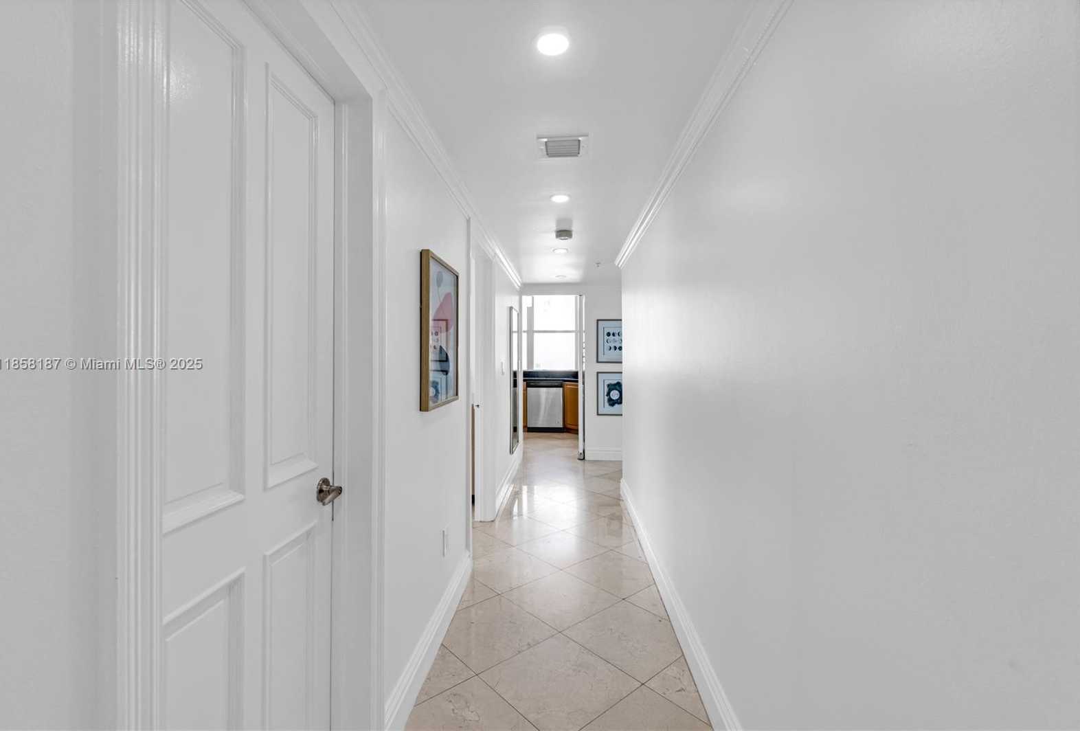 Small Image of 800 CLAUGHTON ISLAND DR #1601, Miami Number 12