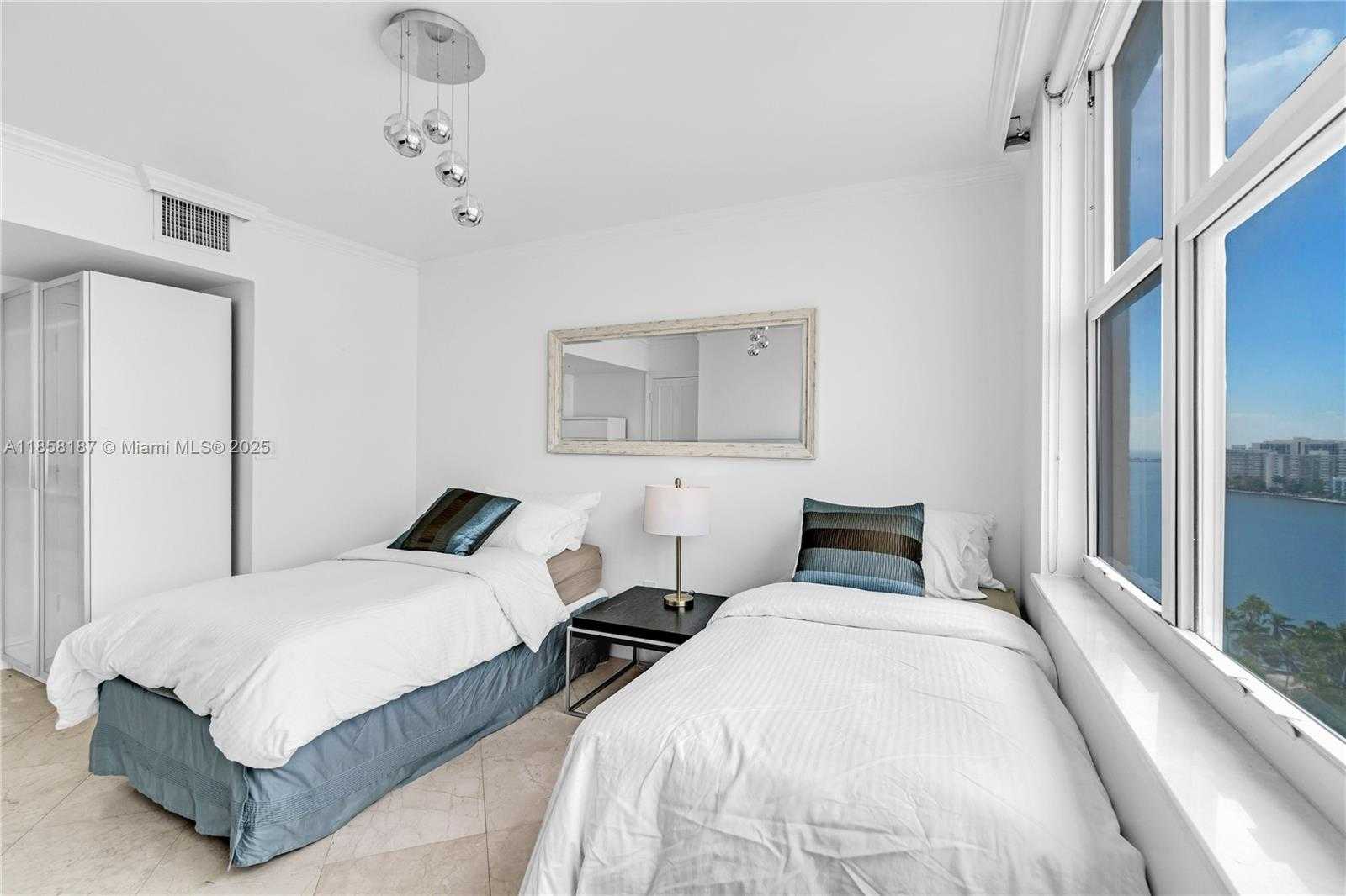 Small Image of 800 CLAUGHTON ISLAND DR #1601, Miami Number 17