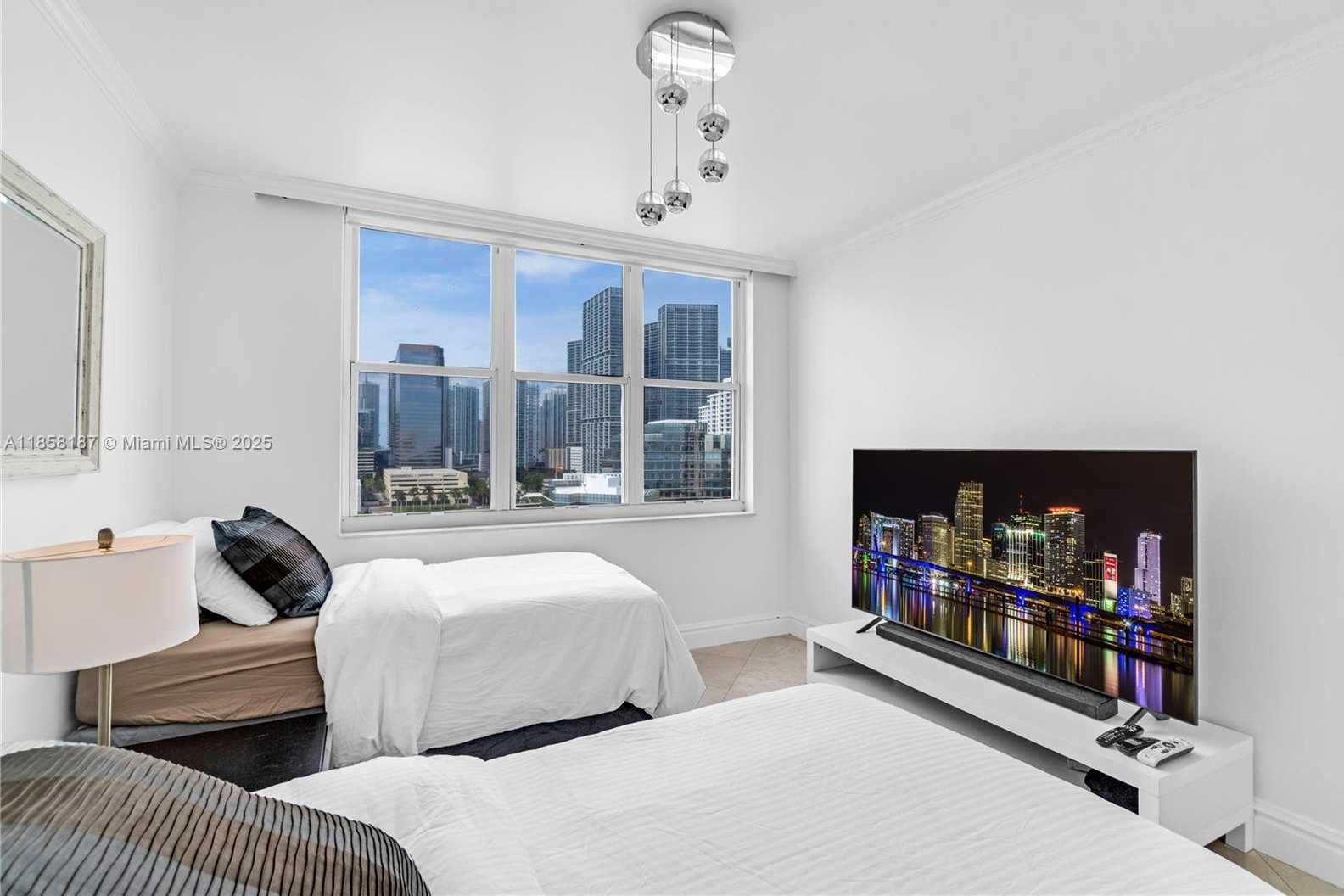 Small Image of 800 CLAUGHTON ISLAND DR #1601, Miami Number 18