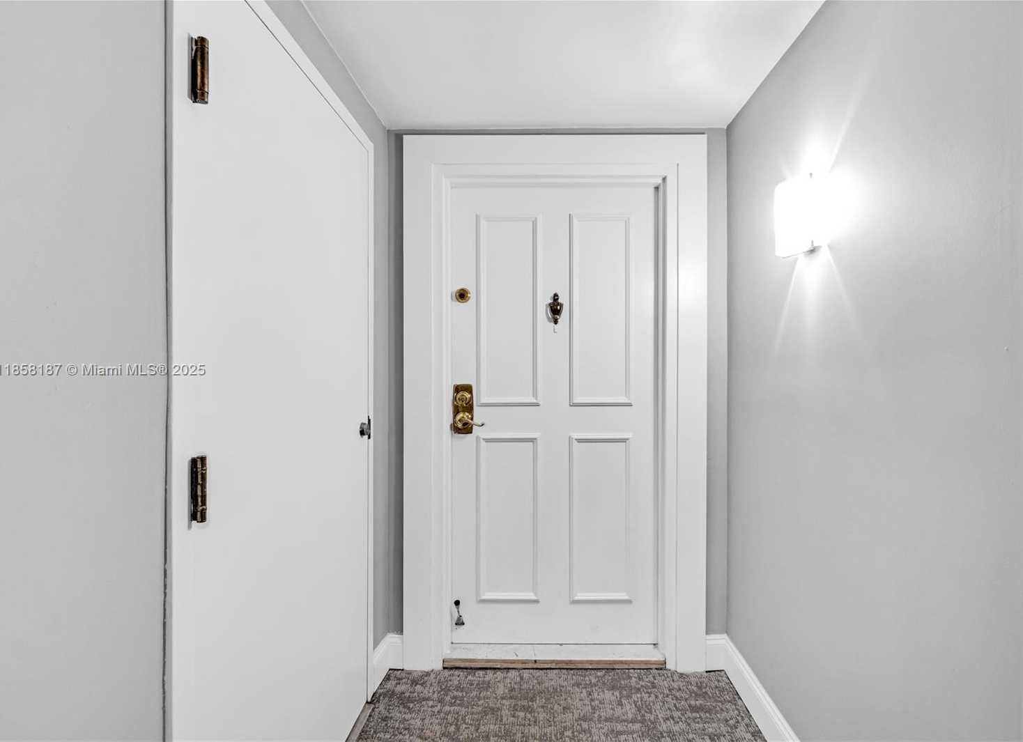 Small Image of 800 CLAUGHTON ISLAND DR #1601, Miami Number 23