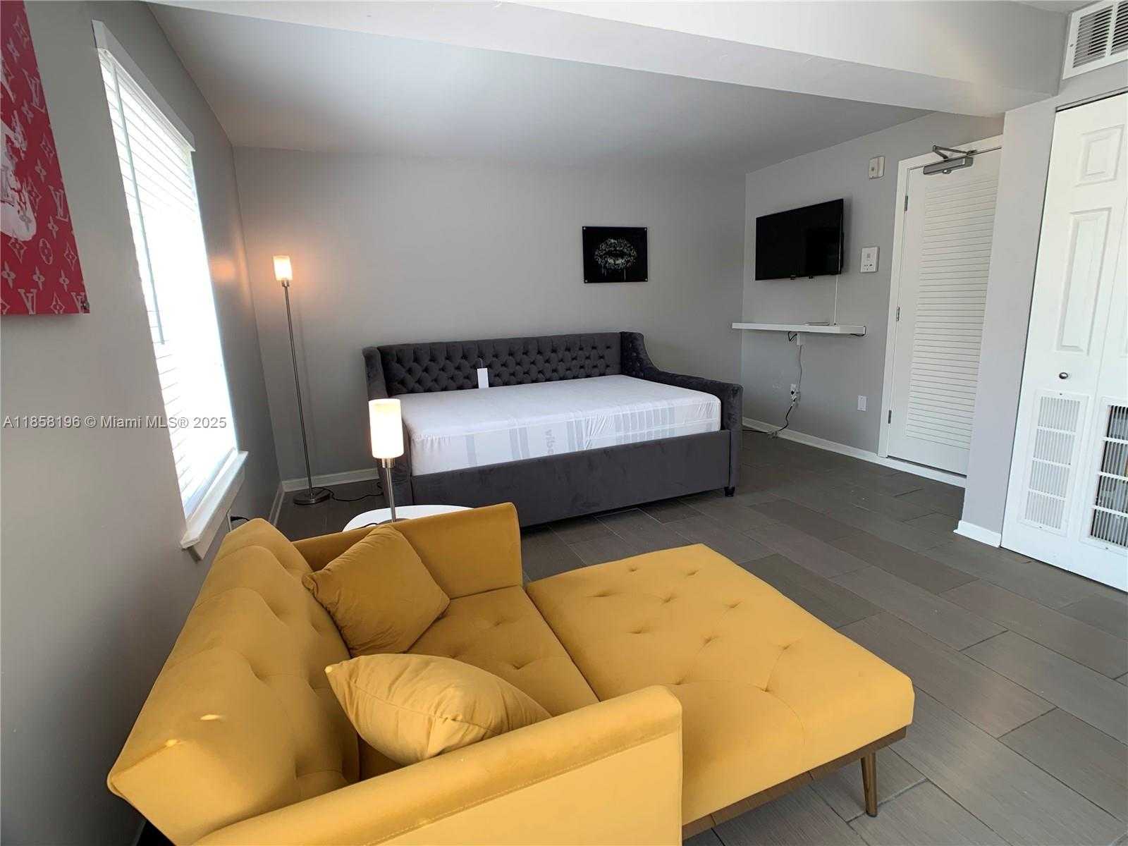 Small Image of 1308 DREXEL AVE #105, Miami Beach Number 11