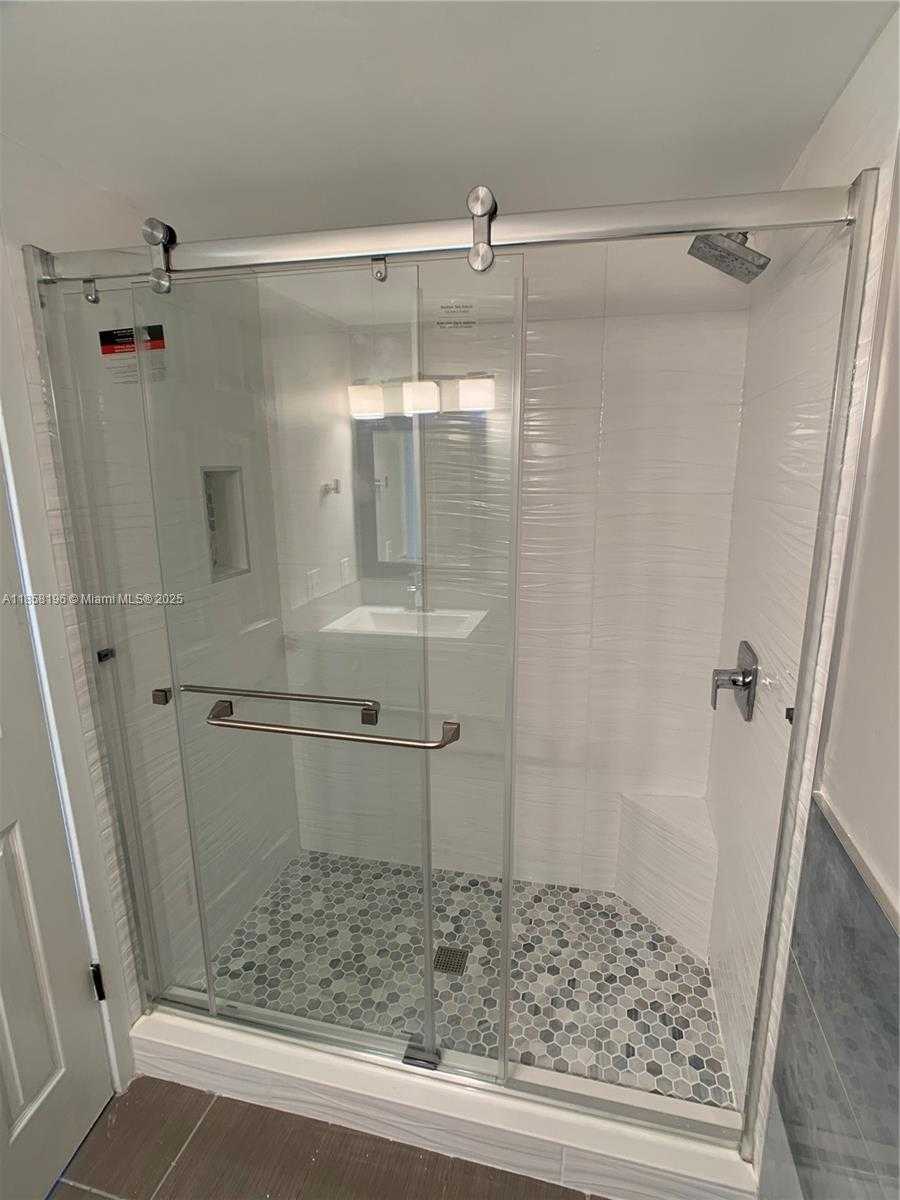 Small Image of 1308 DREXEL AVE #105, Miami Beach Number 14
