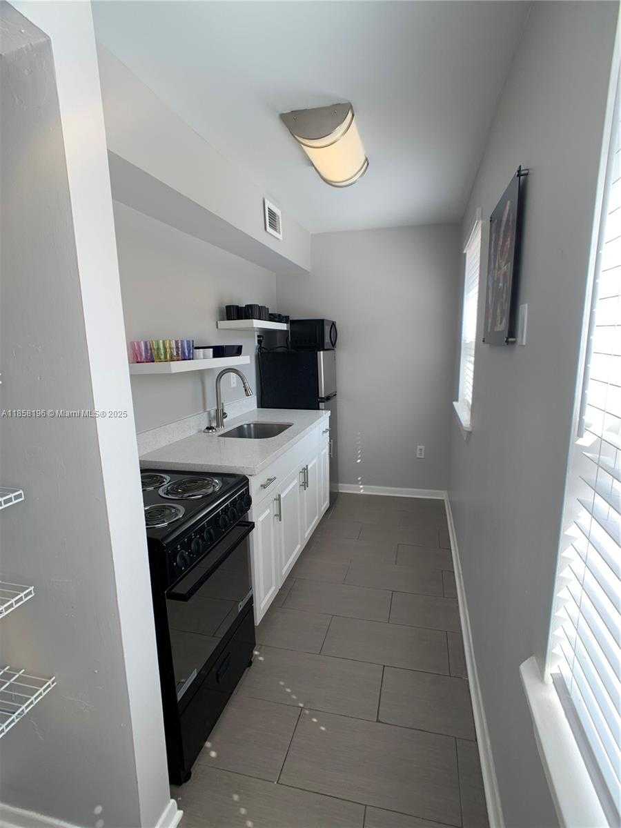 Small Image of 1308 DREXEL AVE #105, Miami Beach Number 18