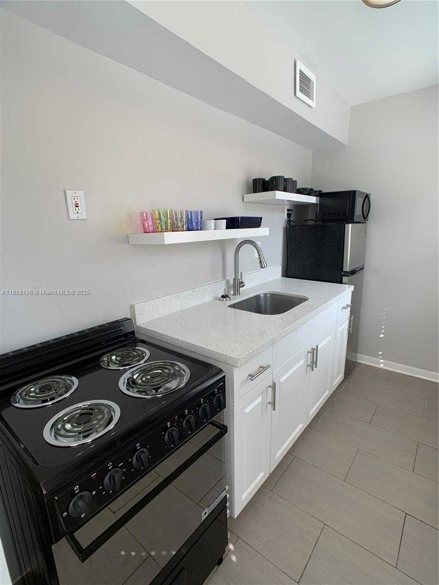Small Image of 1308 DREXEL AVE #105, Miami Beach Number 19