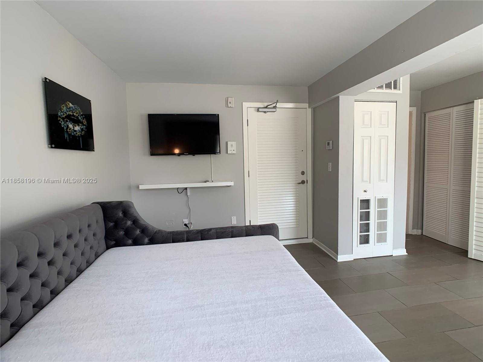 Small Image of 1308 DREXEL AVE #105, Miami Beach Number 9