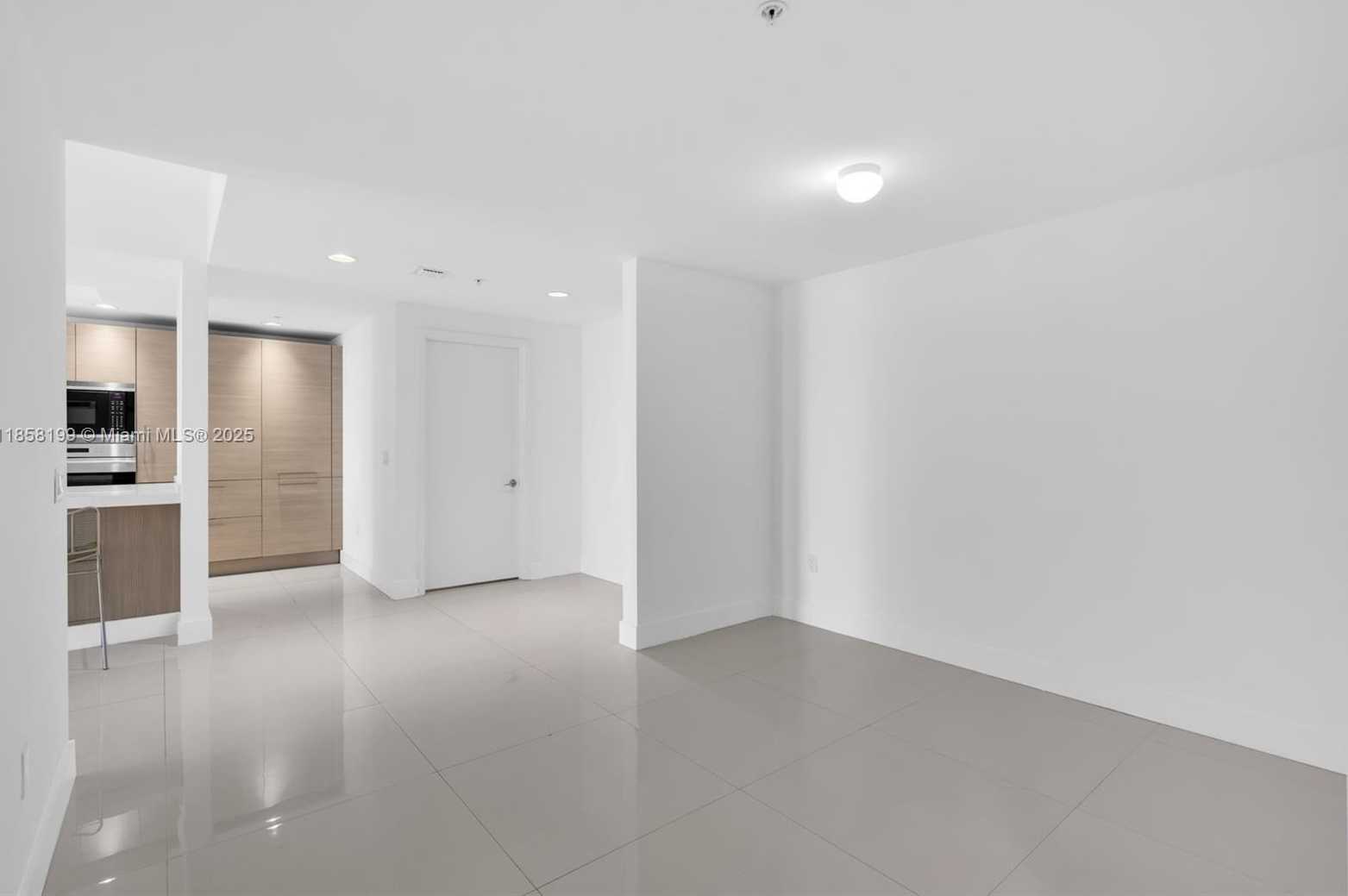 Small Image of 17111 BISCAYNE BL #506-S, North Miami Beach Number 13