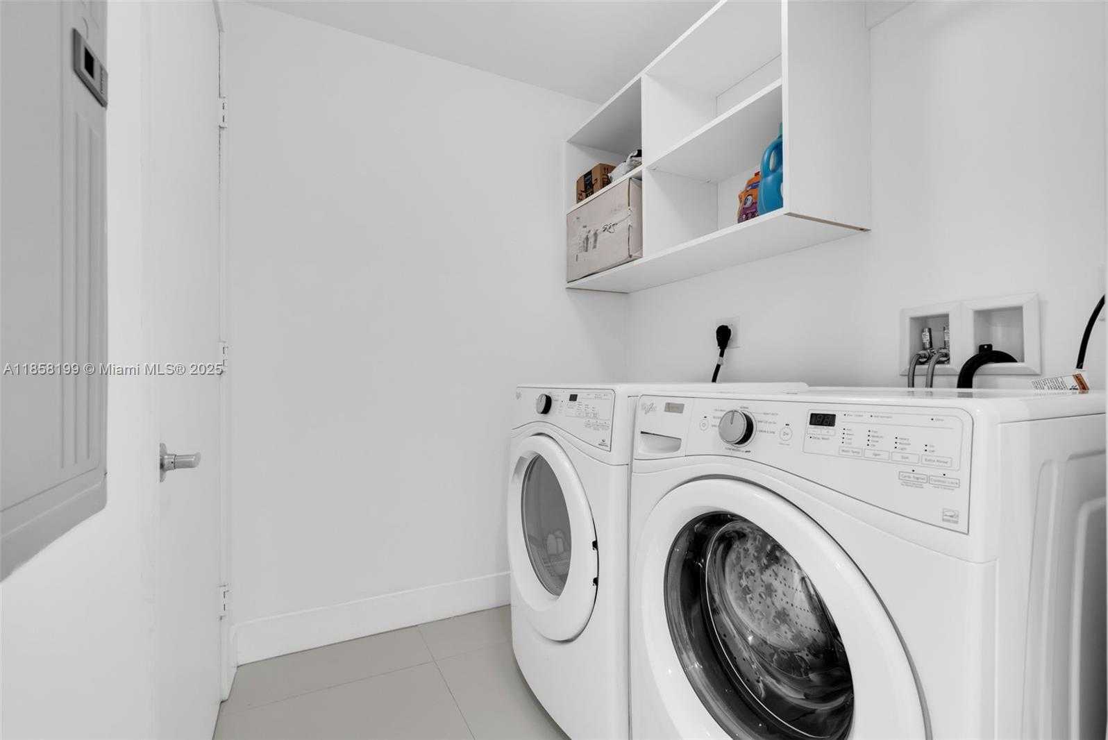 Small Image of 17111 BISCAYNE BL #506-S, North Miami Beach Number 25