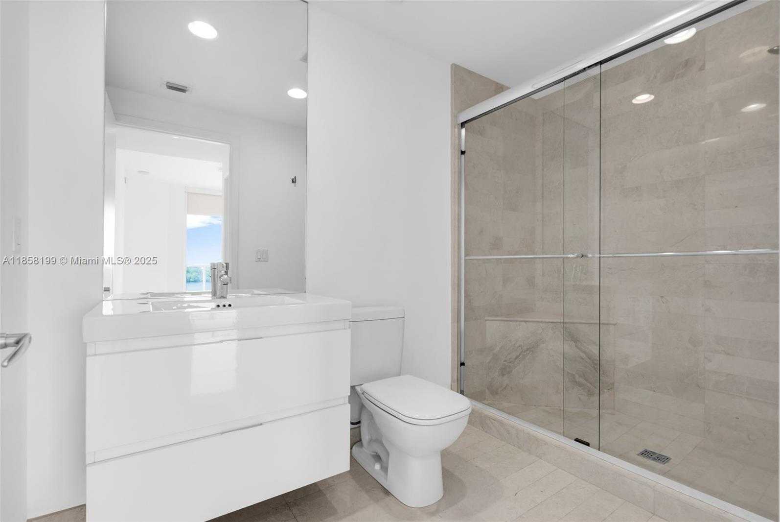 Small Image of 17111 BISCAYNE BL #506-S, North Miami Beach Number 26