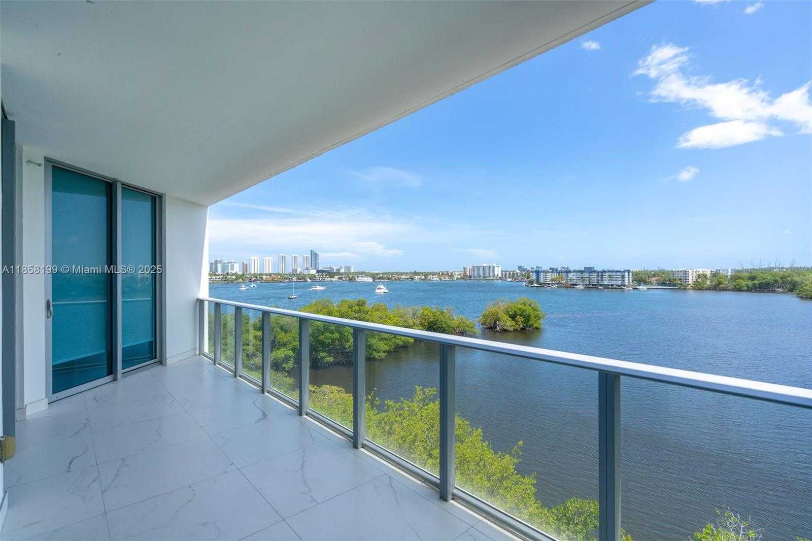 Small Image of 17111 BISCAYNE BL #506-S, North Miami Beach Number 30