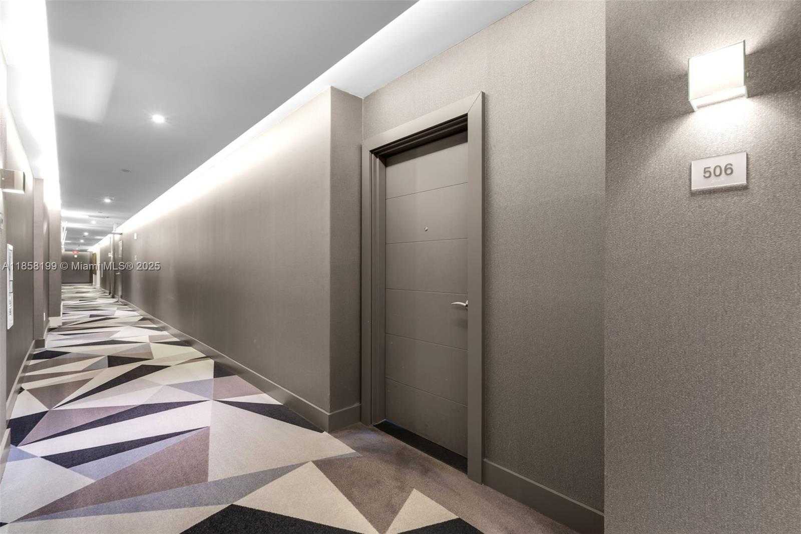 Small Image of 17111 BISCAYNE BL #506-S, North Miami Beach Number 4