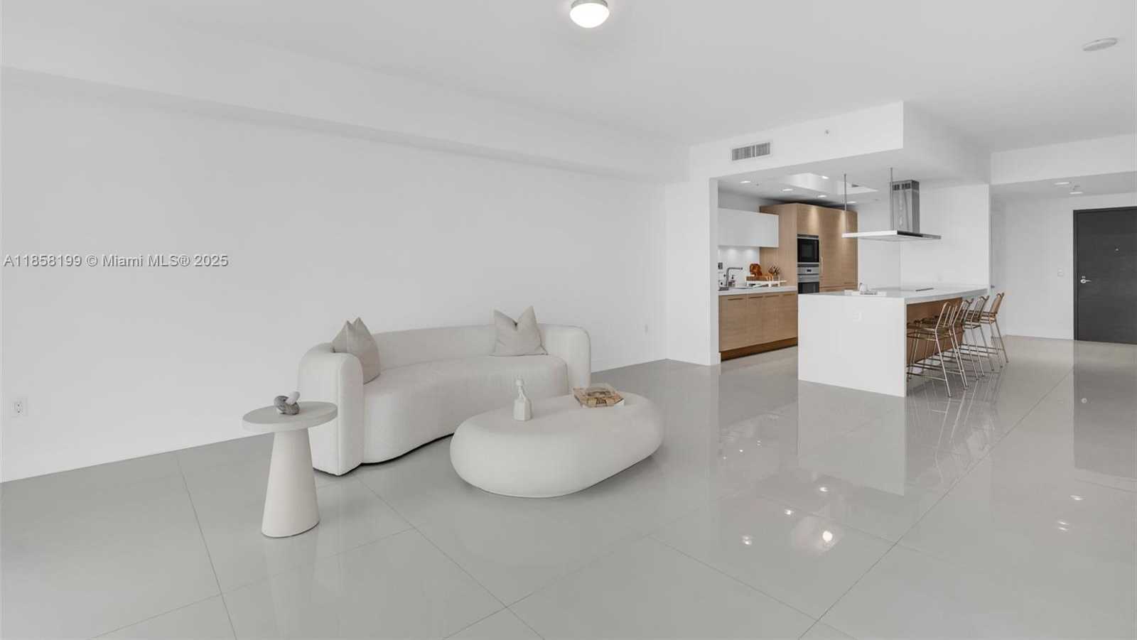 Small Image of 17111 BISCAYNE BL #506-S, North Miami Beach Number 5
