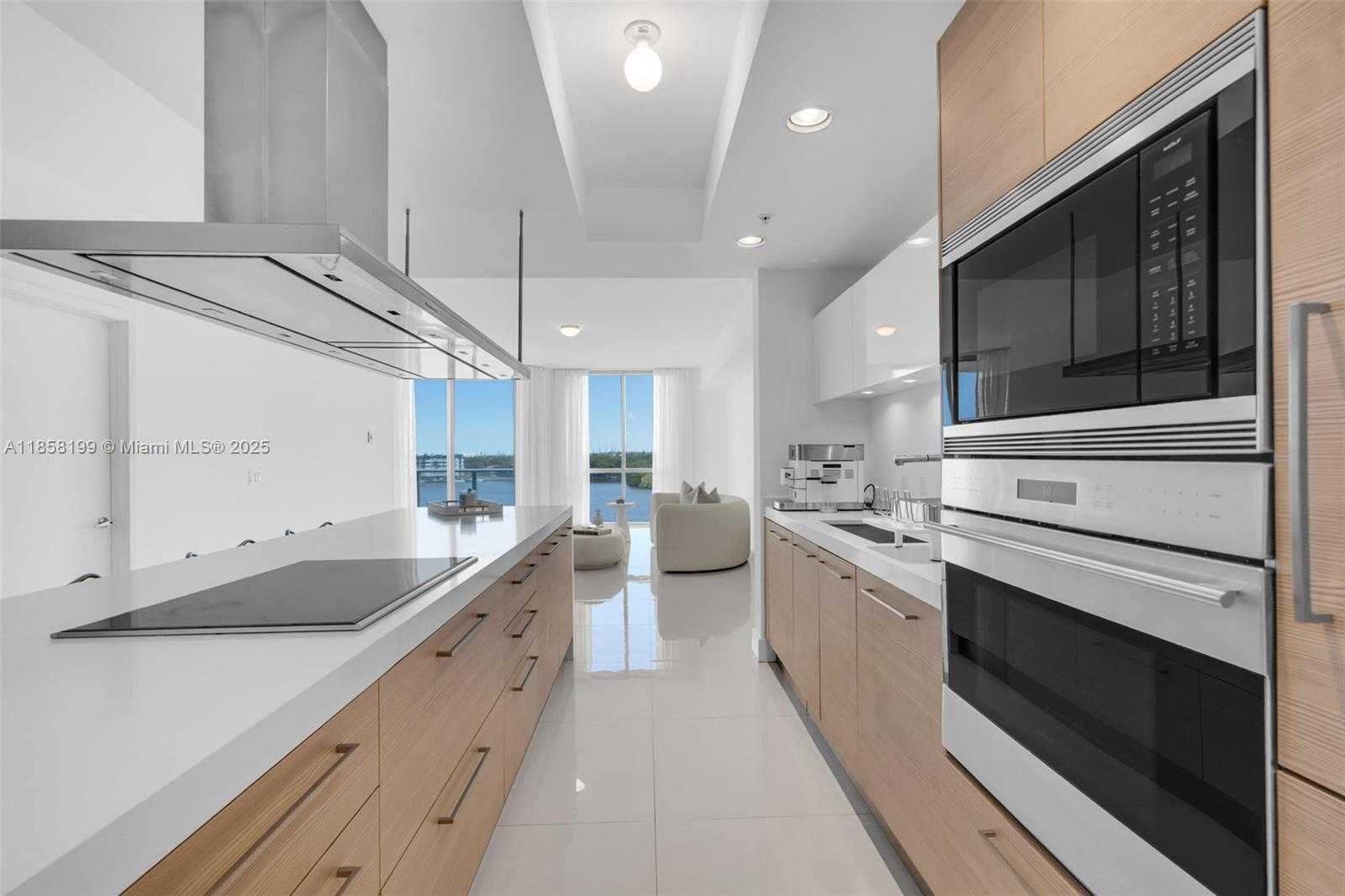 Small Image of 17111 BISCAYNE BL #506-S, North Miami Beach Number 9