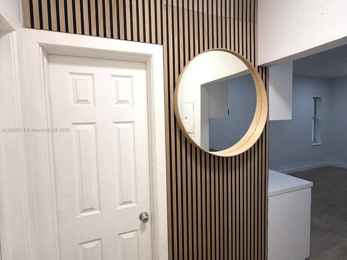 Small Image of 7734 ABBOTT AVE #101, Miami Beach Number 5