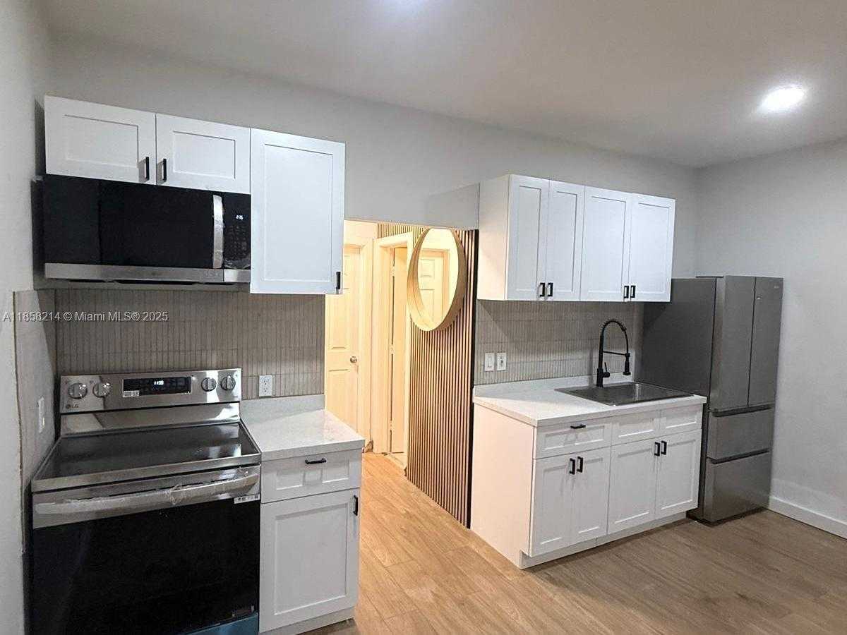 Small Image of 7734 ABBOTT AVE #101, Miami Beach Number 7