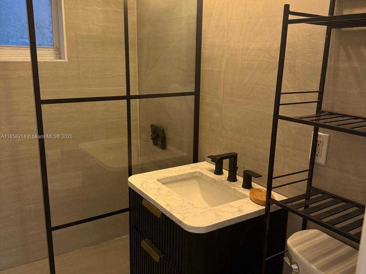 Small Image of 7734 ABBOTT AVE #101, Miami Beach Number 9